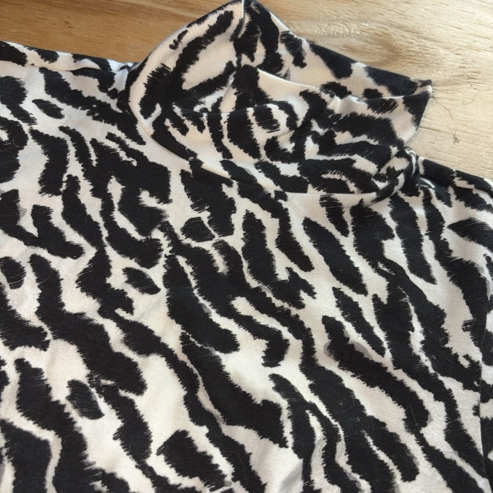 Maeve Anthropologie Hailey Animal Print Long Sleeve Turtleneck Shirt Small